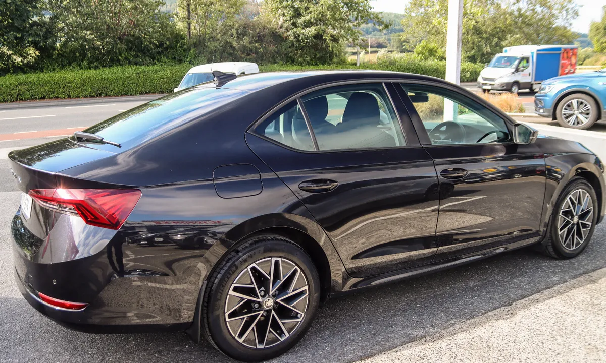 2021 Skoda Octavia  2.0 Diesel Ambition Hatchback - Image 3
