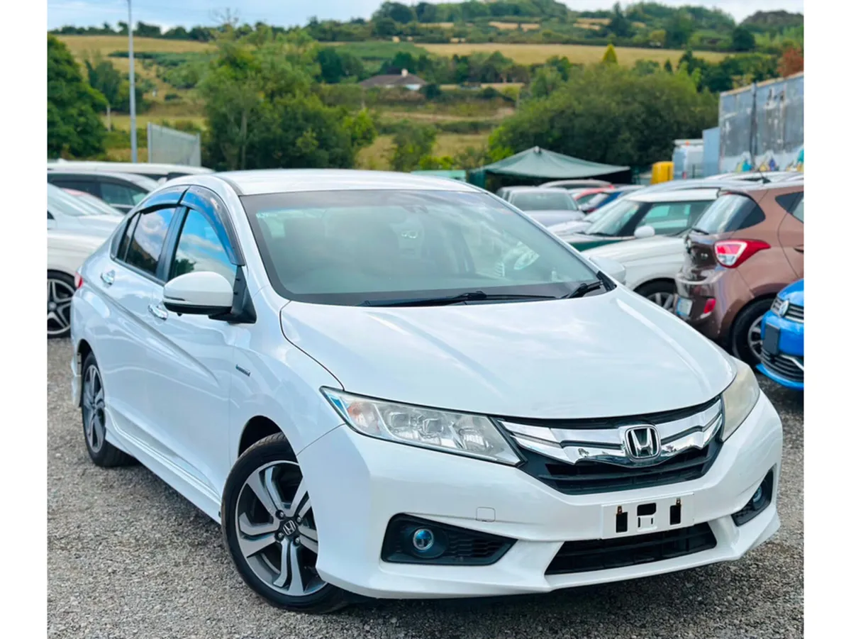 Honda Grace 1.5L Petrol HYBRID EXHONDA SENSING Aut - Image 1