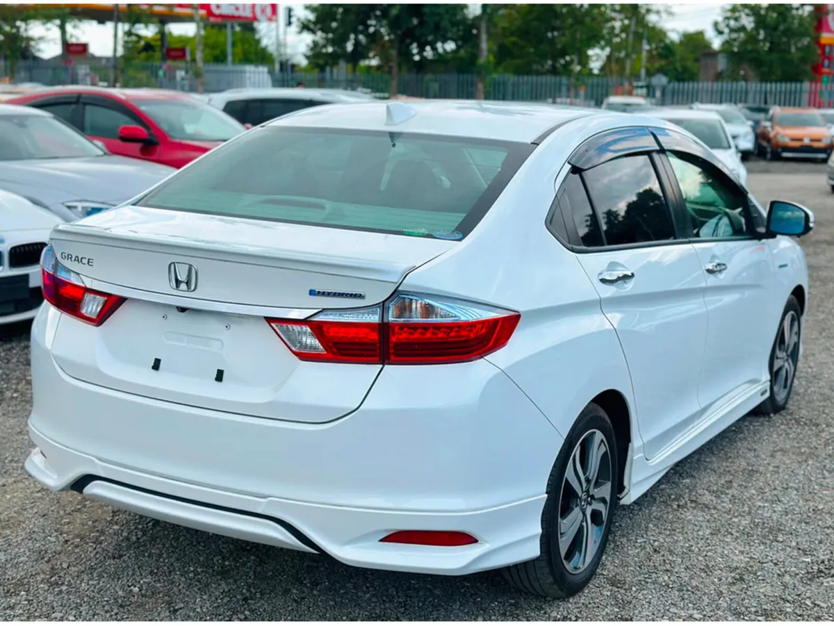 Honda Grace 1.5L Petrol HYBRID EXHONDA SENSING Aut - Image 4