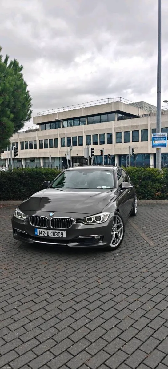 BMW ActiveHybrid 3, 335i - Image 4