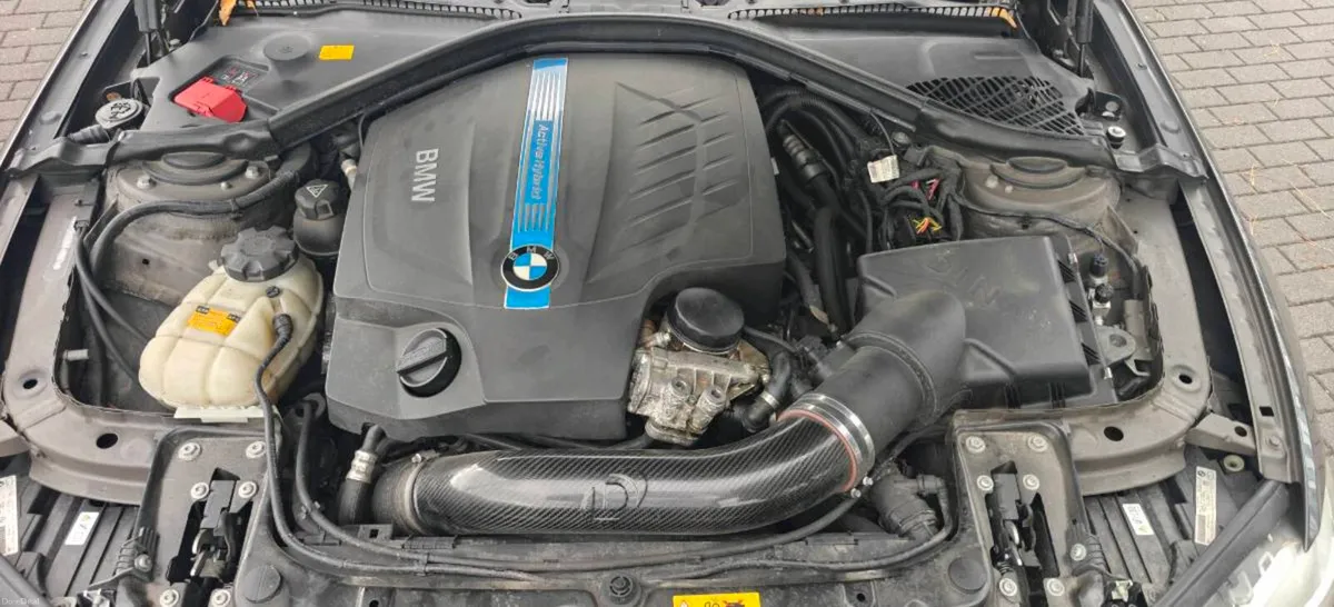BMW ActiveHybrid 3, 335i - Image 6
