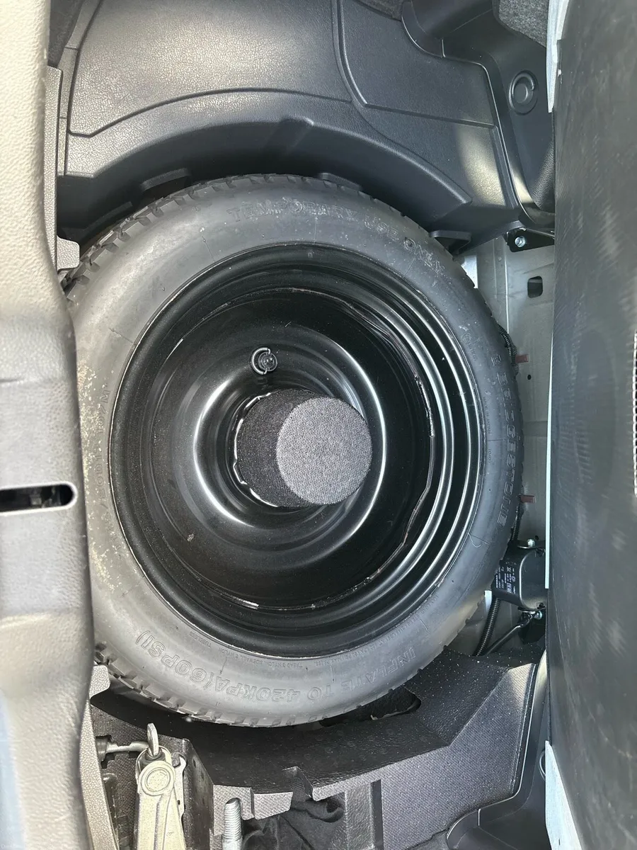 08 Nissan 350Z HR - Image 6