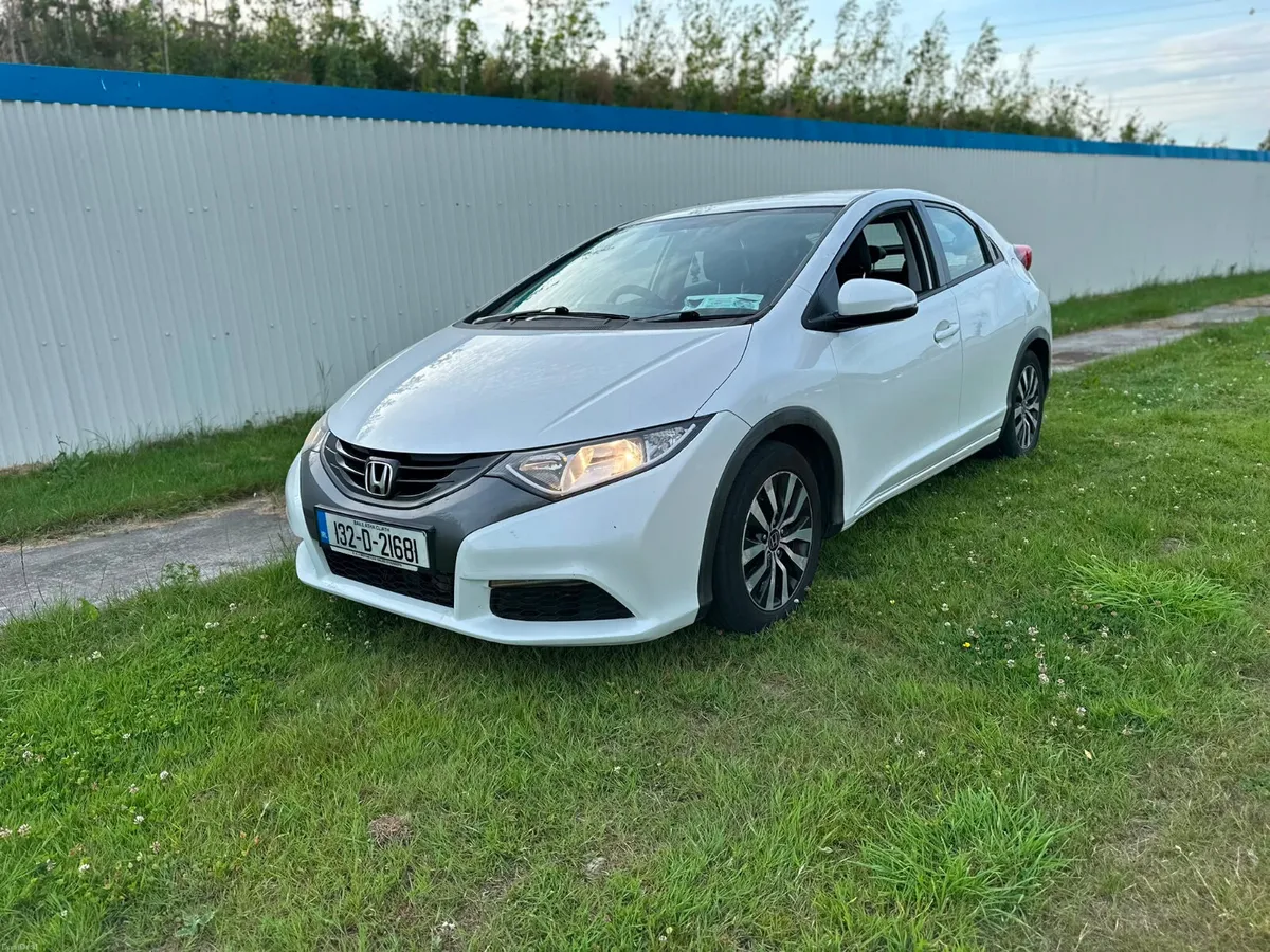 Honda Civic 2013 - Image 1