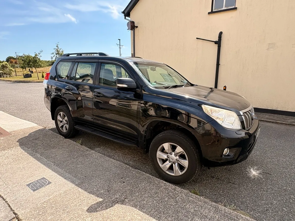 2010 Landcruiser 5 Seats €333 tax NCT NOV - Image 1