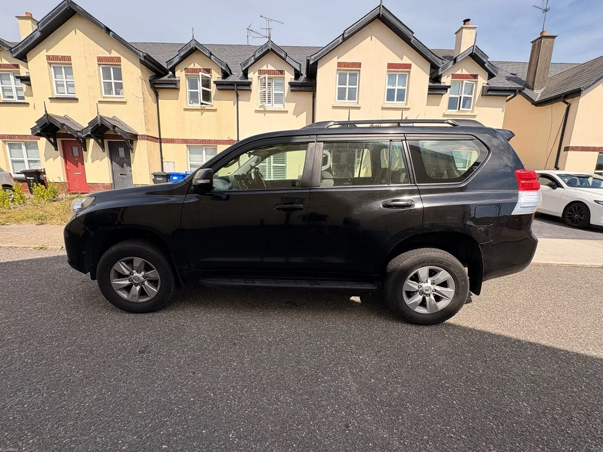 2010 Landcruiser 5 Seats €333 tax NCT NOV - Image 3