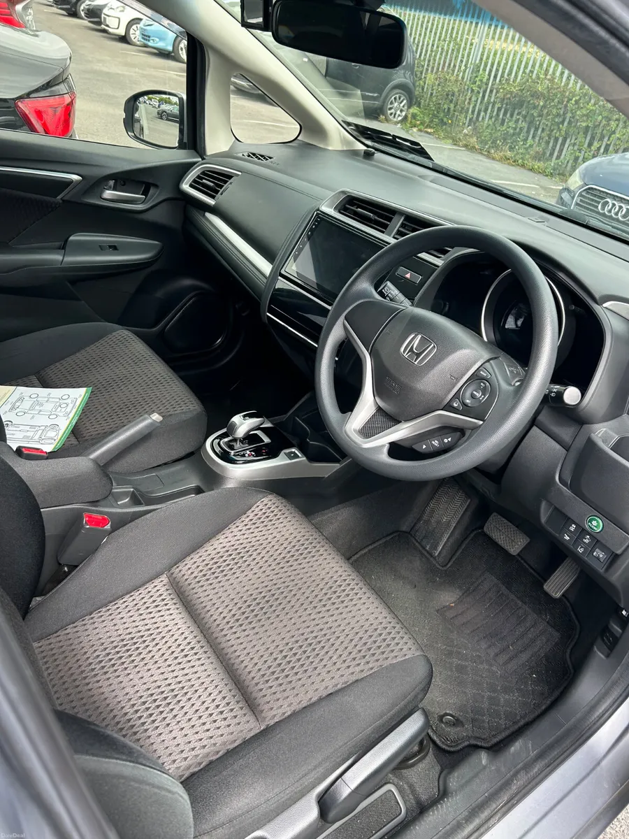 Honda Fit 2019 - Image 6