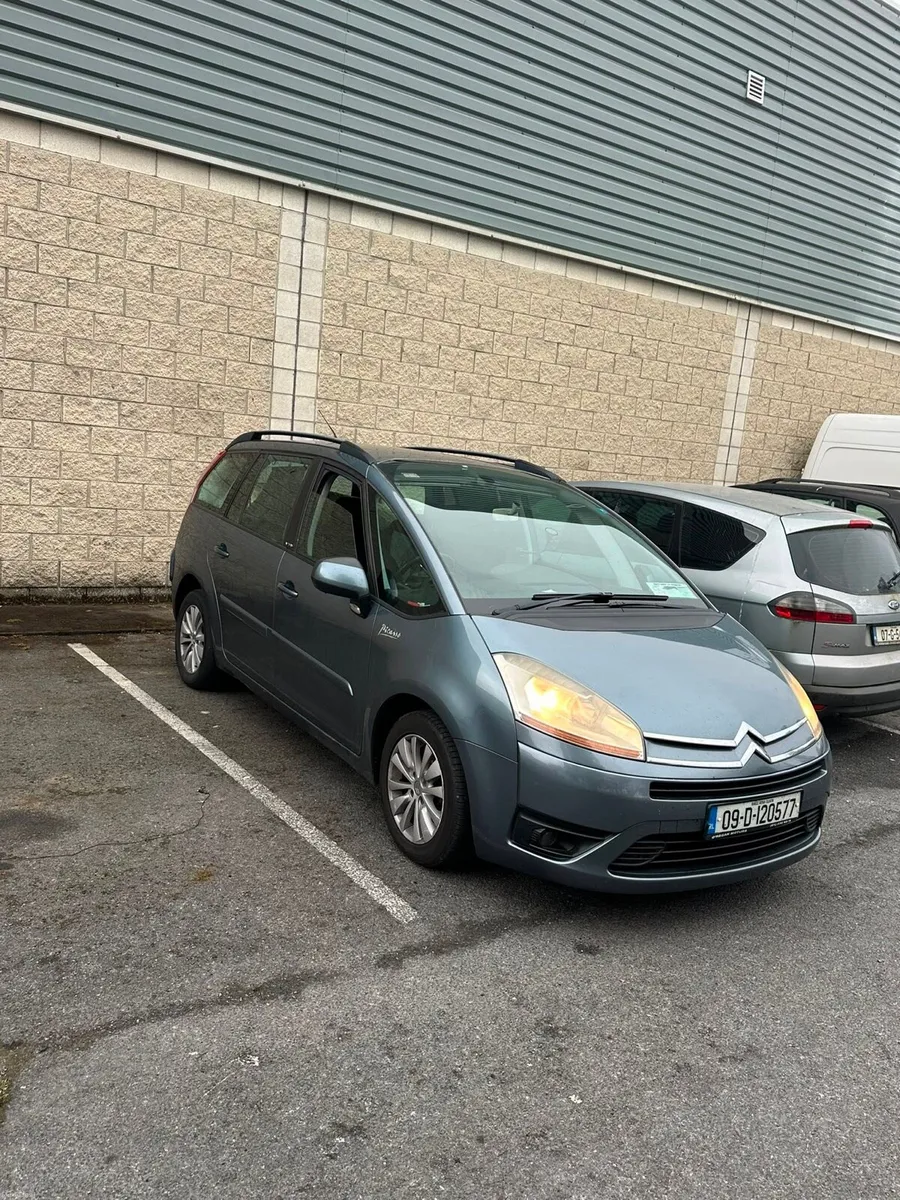 7 seater Citroen - Image 2
