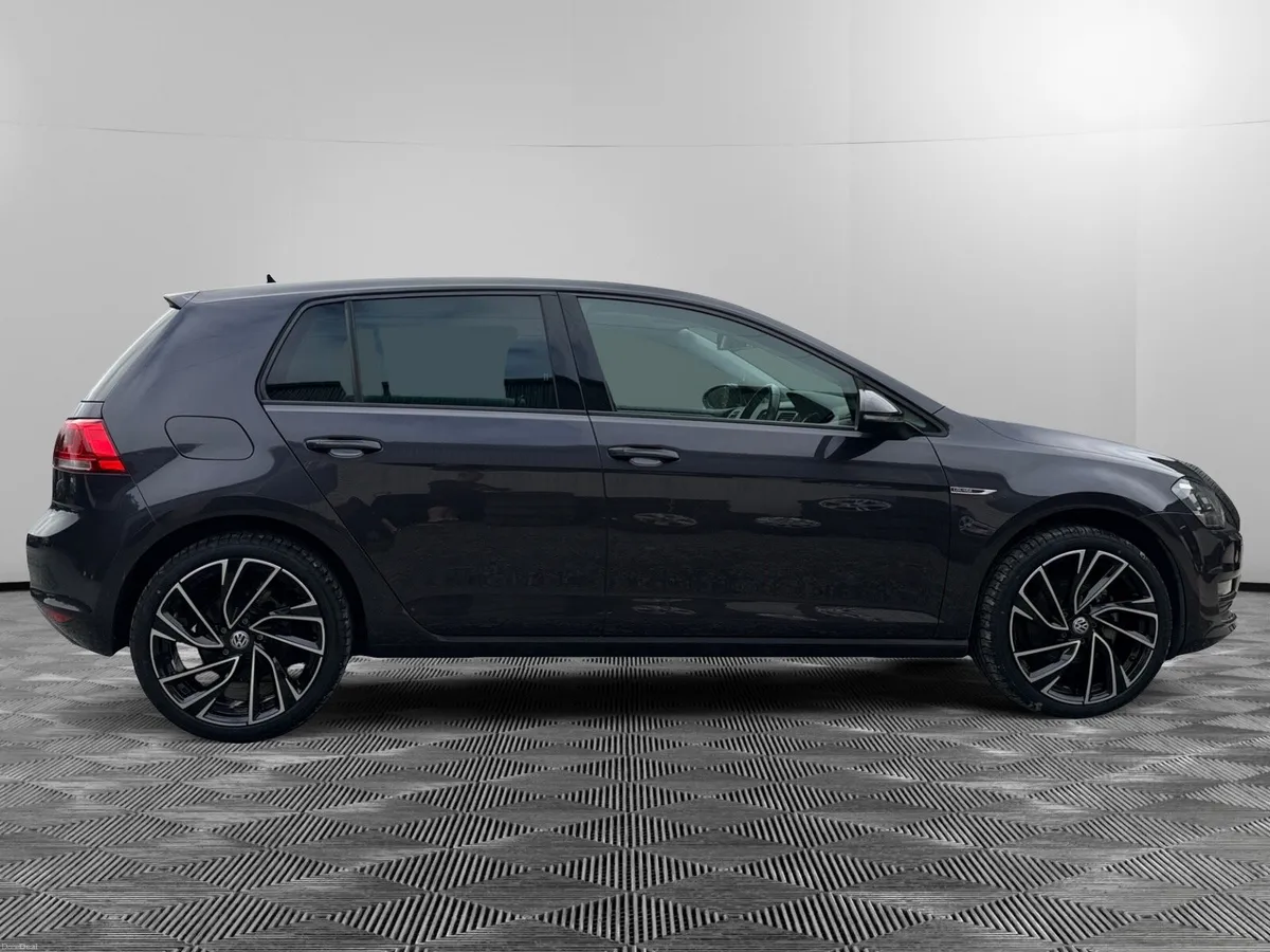 VW GOLF DSG *LOW KM* LOUNGE - Image 6