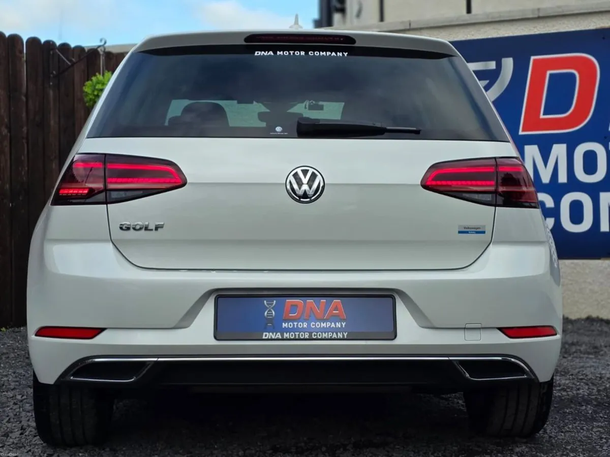 Volkswagen Golf HIGHLINE - PEARL WHITE - LOW KMS - Image 6