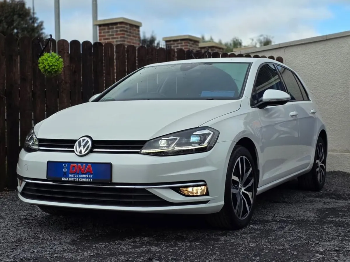 Volkswagen Golf HIGHLINE - PEARL WHITE - LOW KMS - Image 3