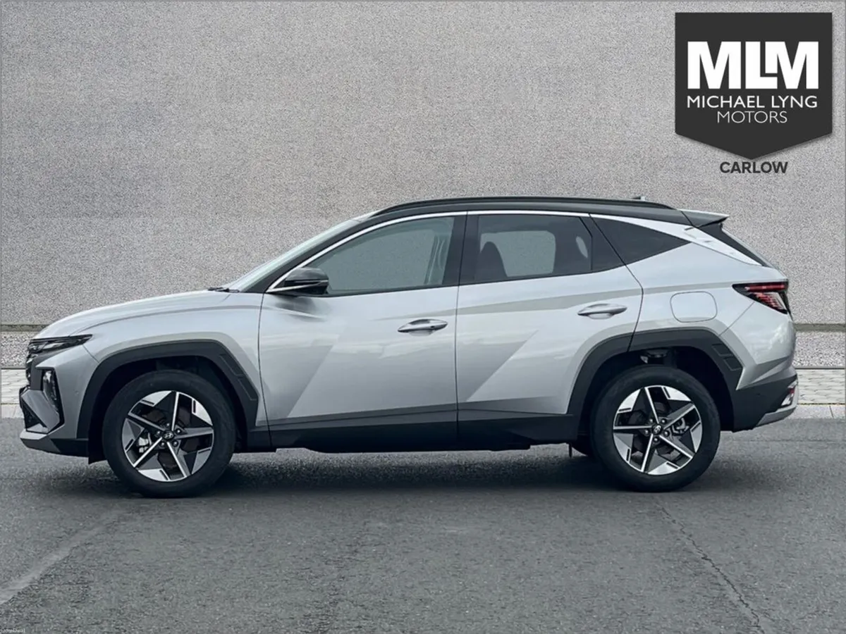 Hyundai Tucson Executive Plus TWO Tone - Image 4