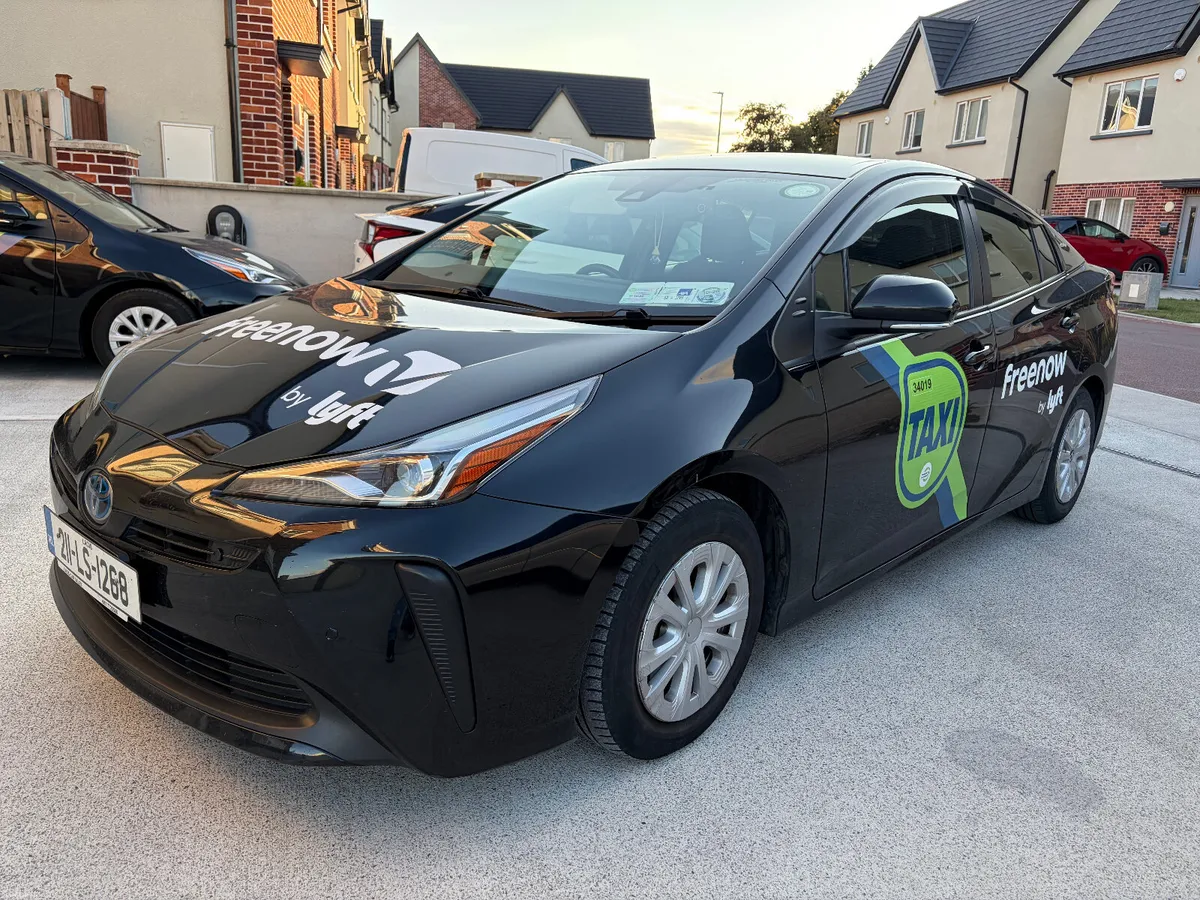 2021 TAXI READY Toyota Prius 1.8 hybrid autoamtic - Image 4