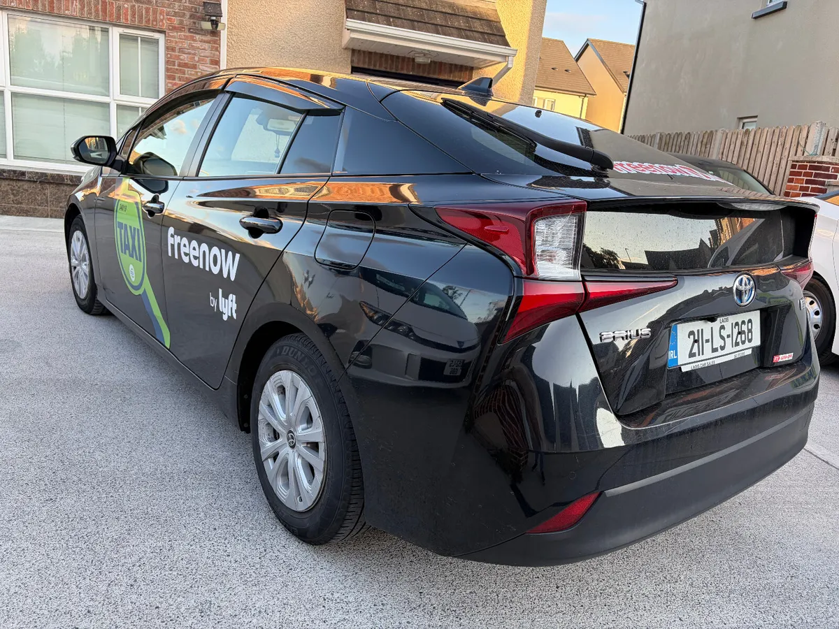 2021 TAXI READY Toyota Prius 1.8 hybrid autoamtic - Image 6