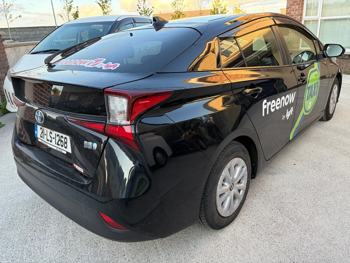 2021 TAXI READY Toyota Prius 1.8 hybrid autoamtic - Image 5