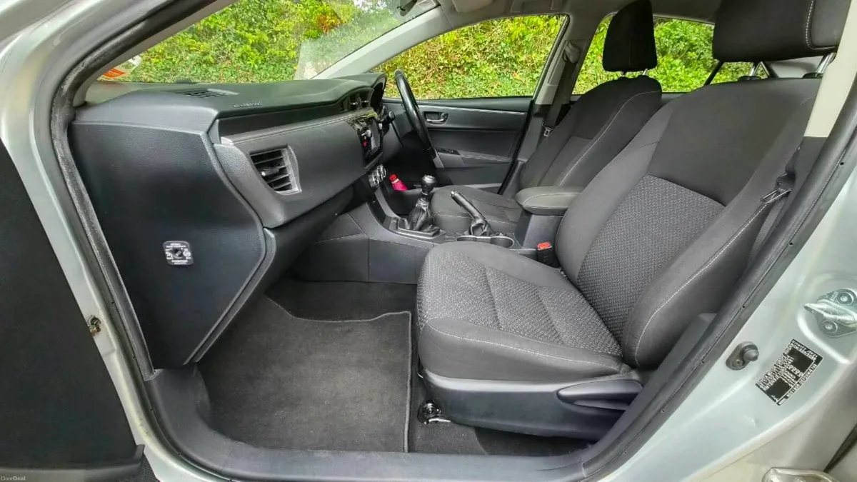 161 TOYOTA COROLLA DIESEL - Image 4