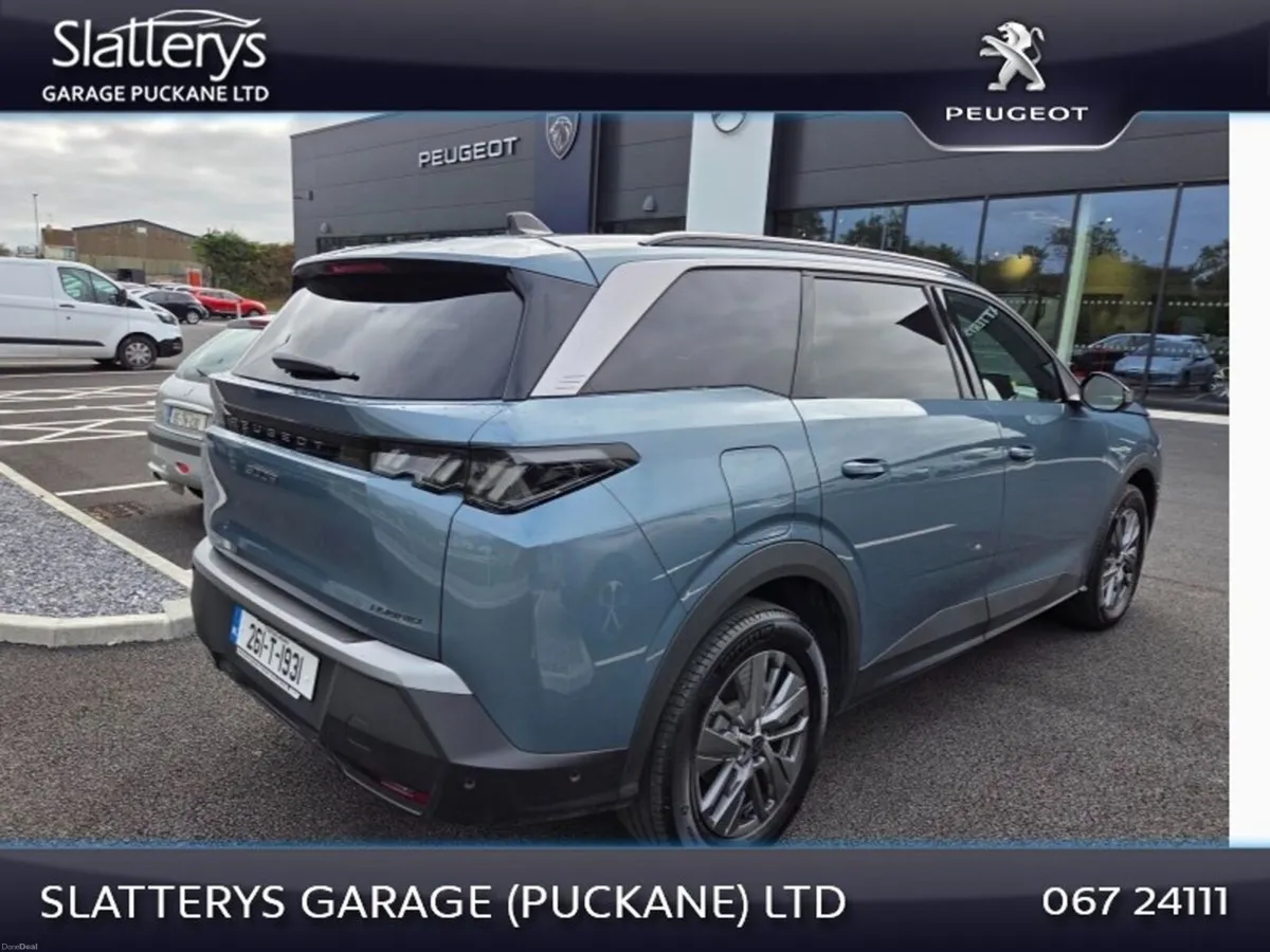Peugeot 5008 1.2 MHEV 145bhp E-DCS6 Allure - Image 6