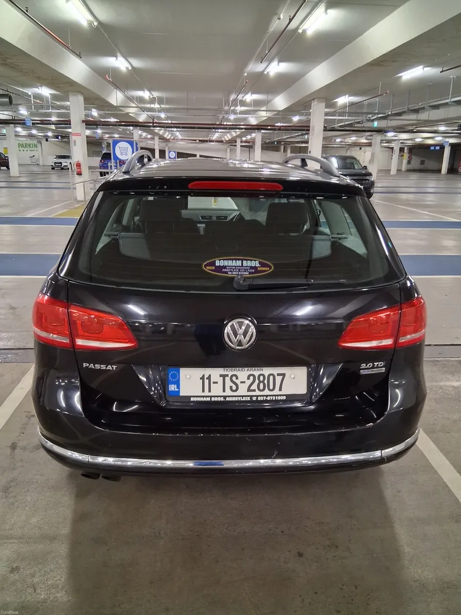 Volkswagen Passat 2011 - Image 1