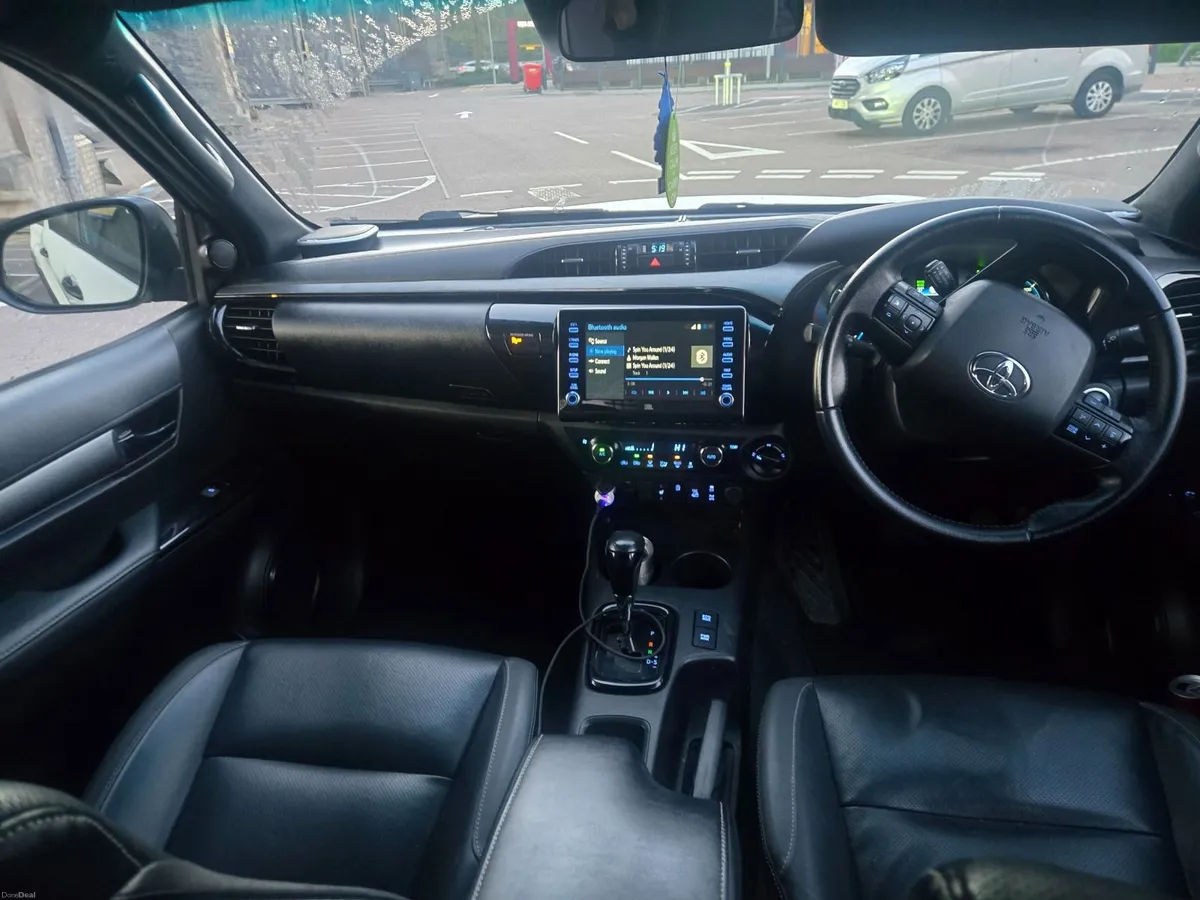 Toyota Hilux 2021 - Image 3