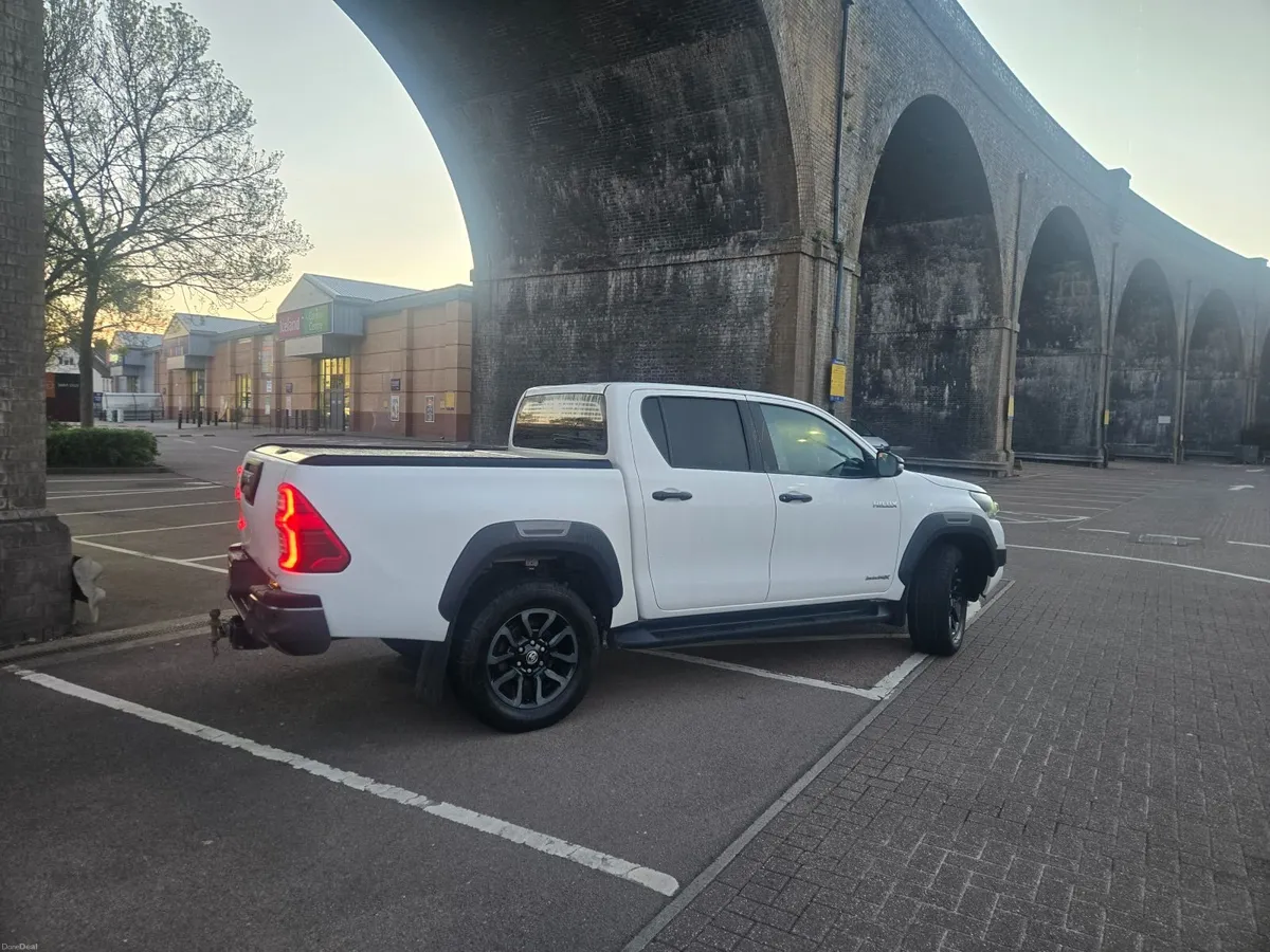 Toyota Hilux 2021 - Image 4