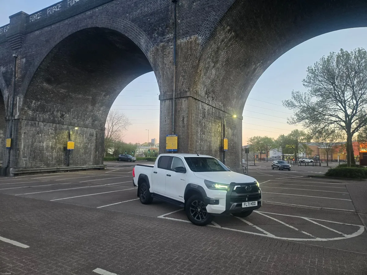 Toyota Hilux 2021 - Image 1