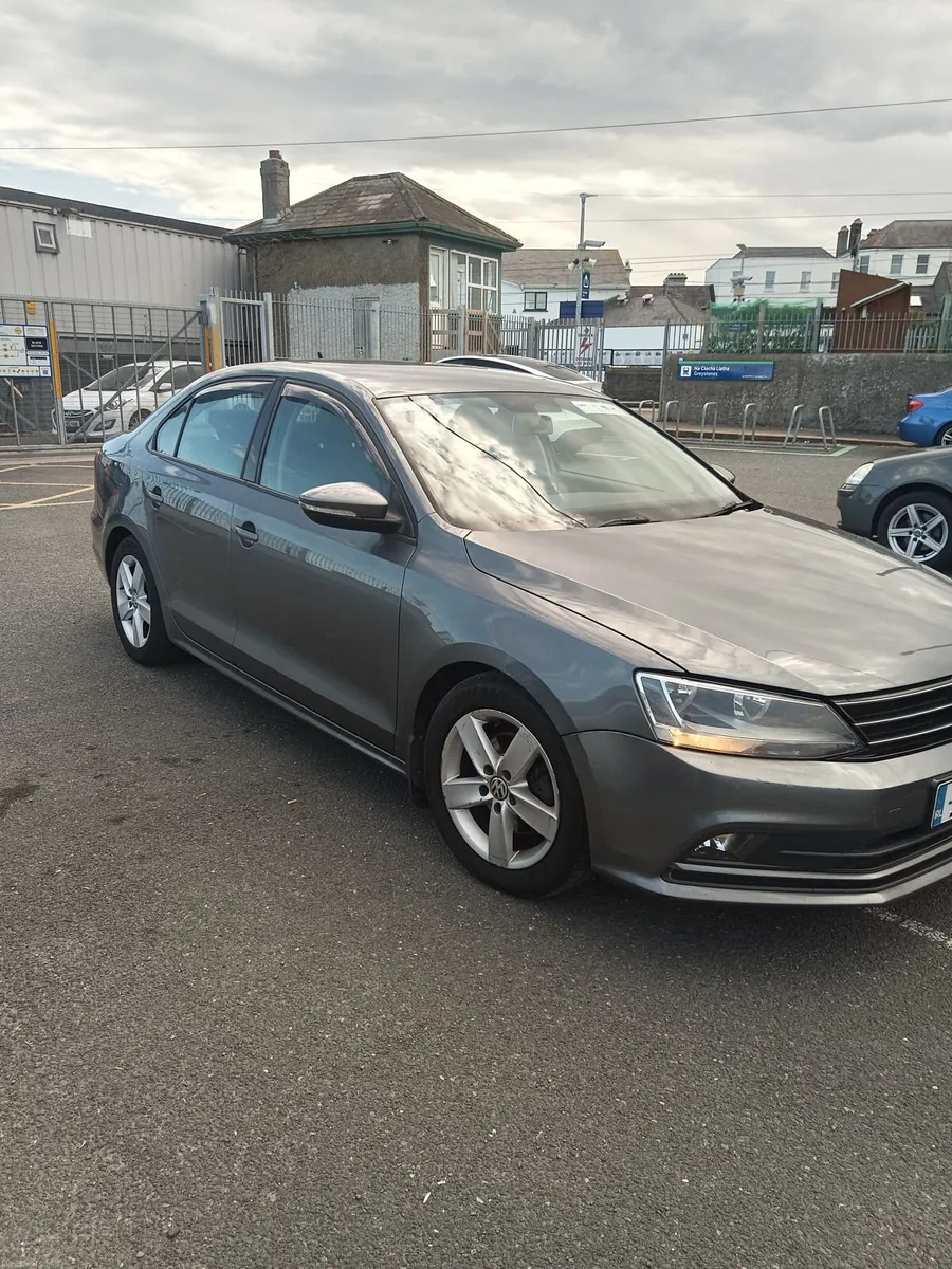 Volkswagen Jetta 2015 2.0 TDI  DSG Auto - Image 4