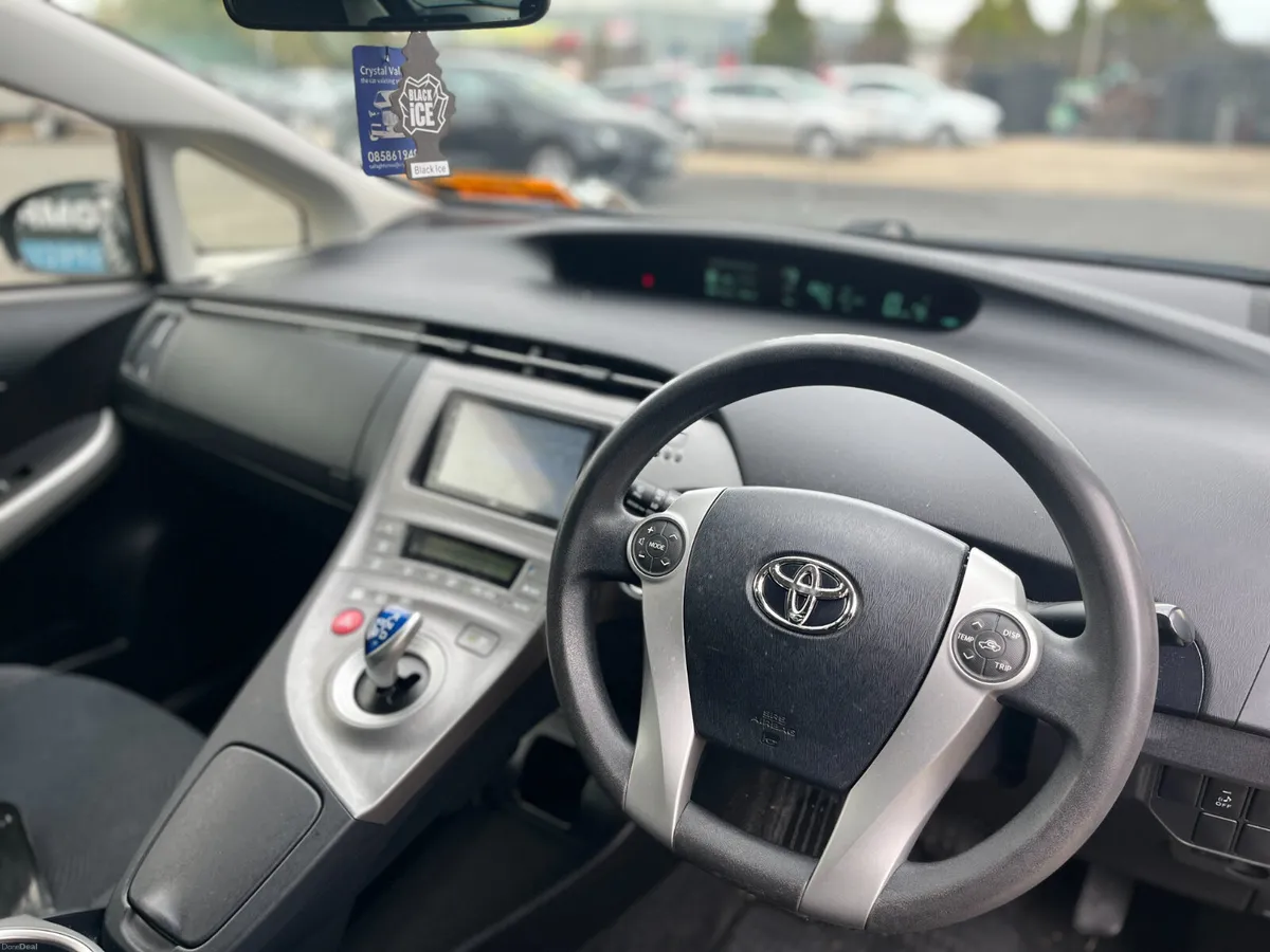 TOYOTA PRIUS 1.8 HYBRID, NCT 06/2027, TAX 06/2027 - Image 4