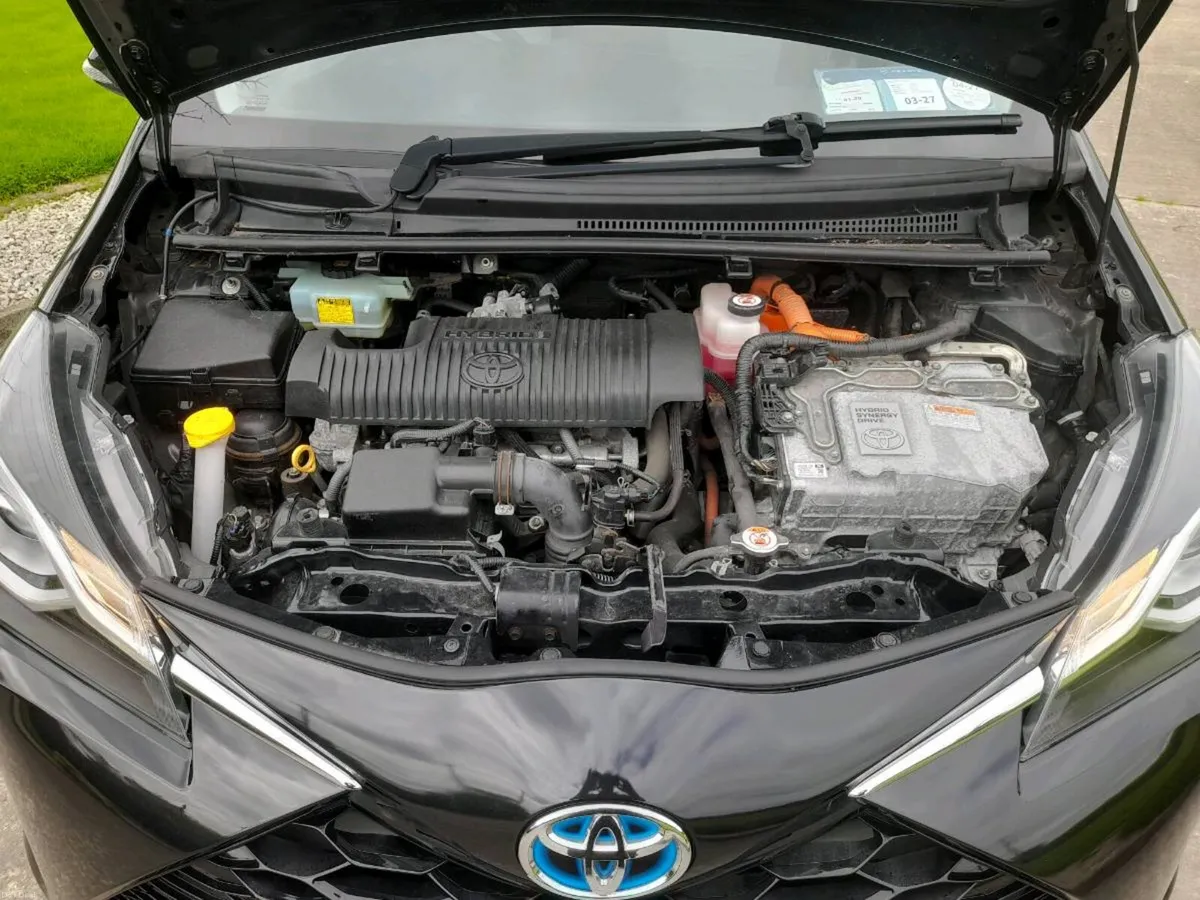 Toyota yaris 1.5 hybrid  automatic  181 - Image 6
