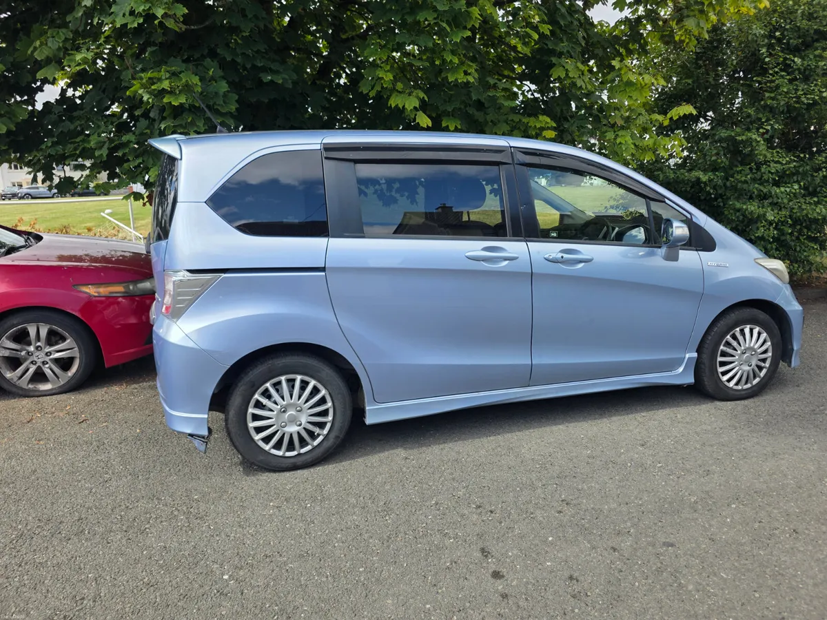 Honda Freed, Hybrid, 6 seats, AUTOMATIC - Image 3