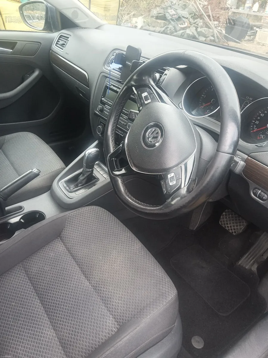 Volkswagen Jetta 2015 2.0 TDI  DSG Auto - Image 6