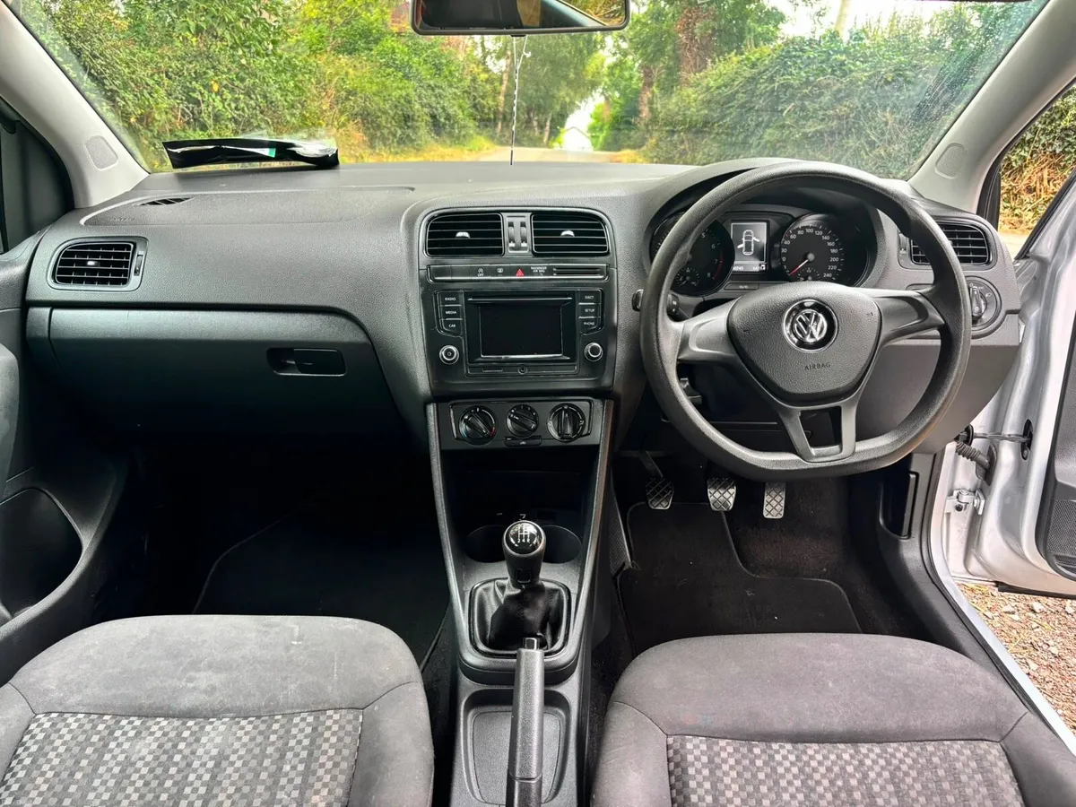Volkswagen polo 2014 1.0L - Image 5