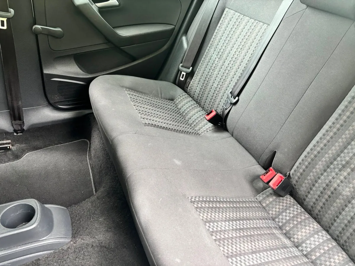 Volkswagen polo 2014 1.0L - Image 6