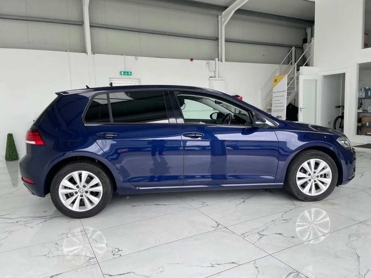2017 Volkswagen Golf - Image 2