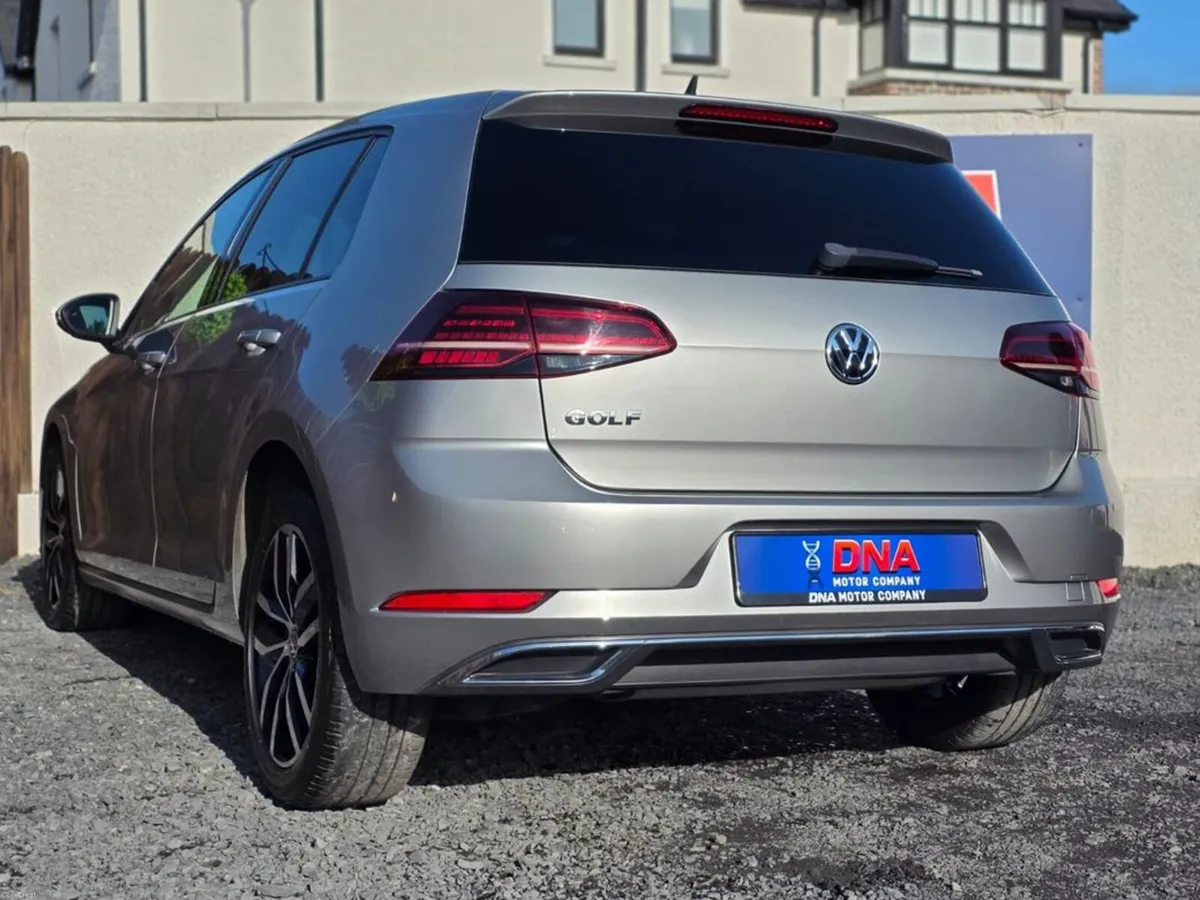 Volkswagen Golf HIGHLINE - LOW KMS - Image 5