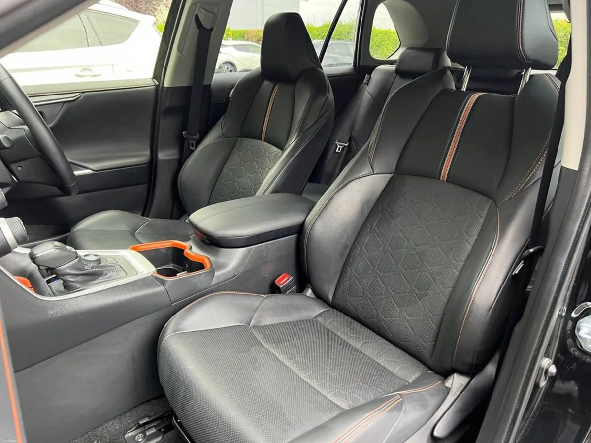 Toyota RAV4 ADVENTURE 2.5 HYBRID AUTO // LEATHER H - Image 6