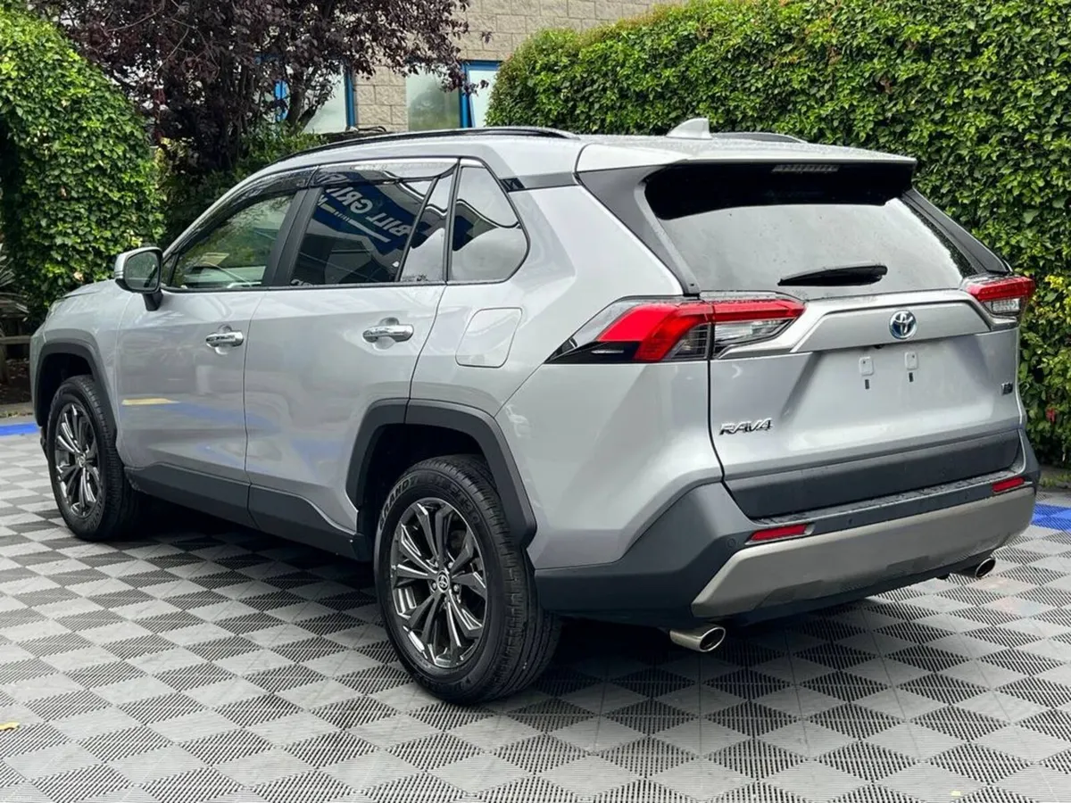 Toyota RAV4 G-SPEC 2.5 HYBRID AUTO // 360 PARKING - Image 5