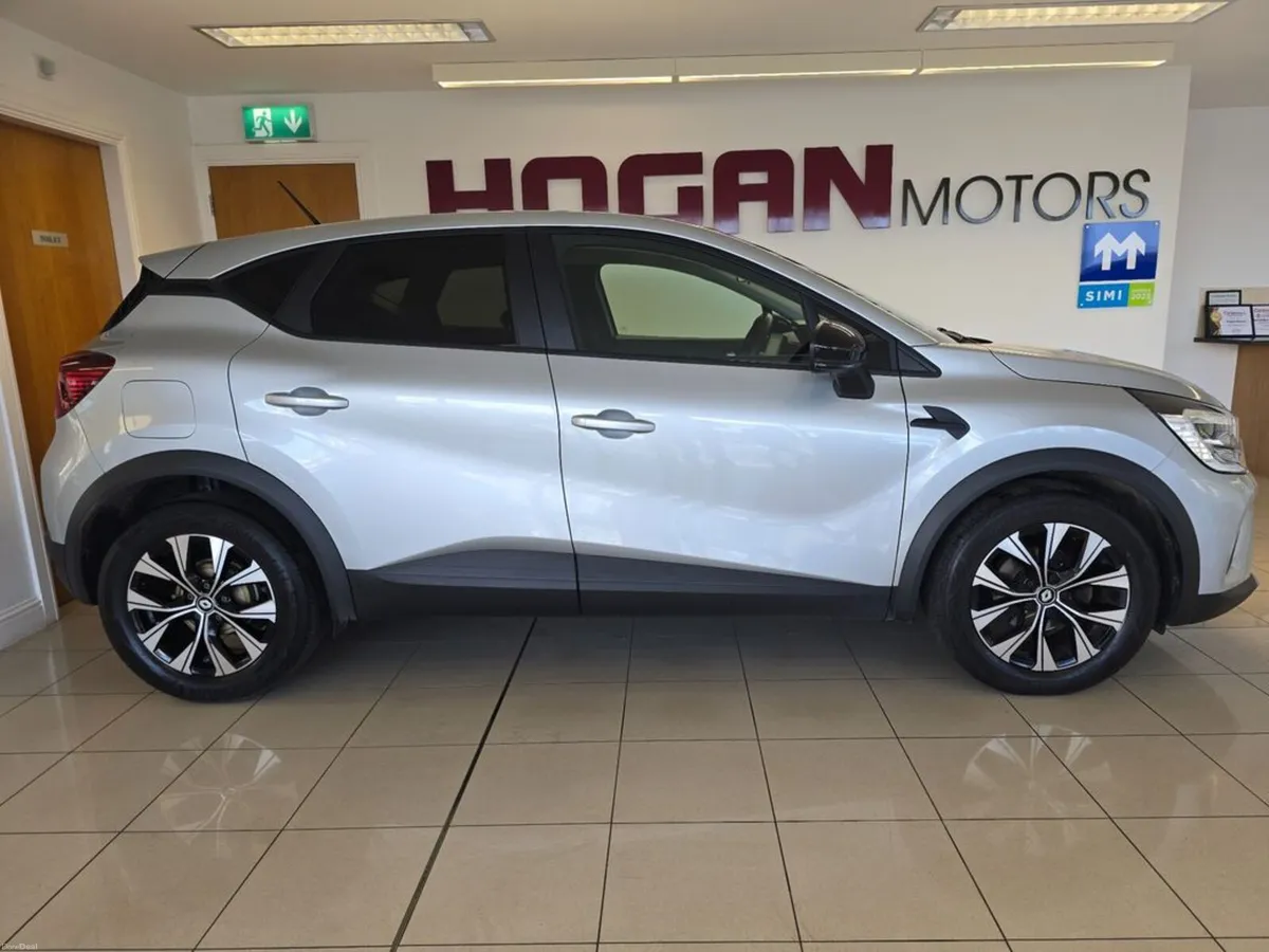 Renault Captur Evolution Petrol New Model - Image 3