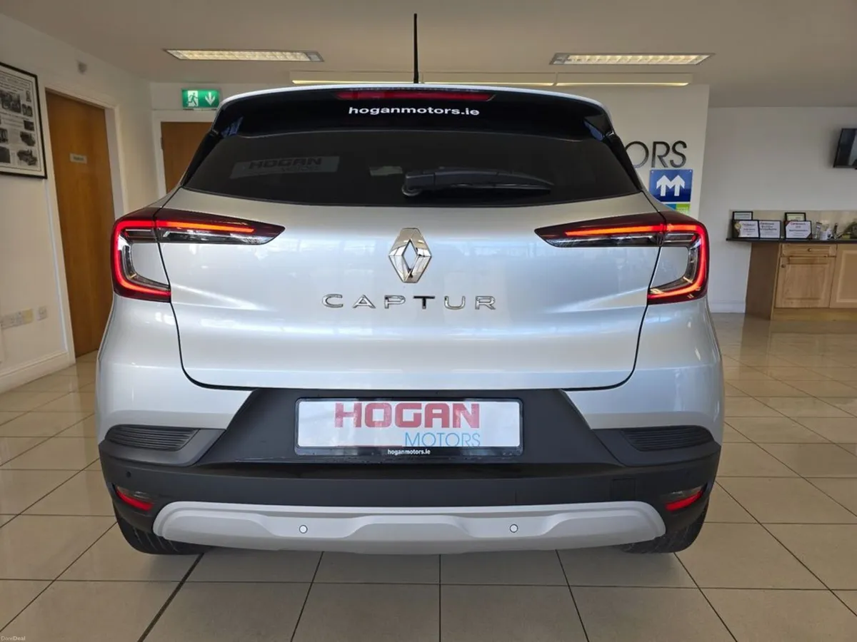 Renault Captur Evolution Petrol New Model - Image 5