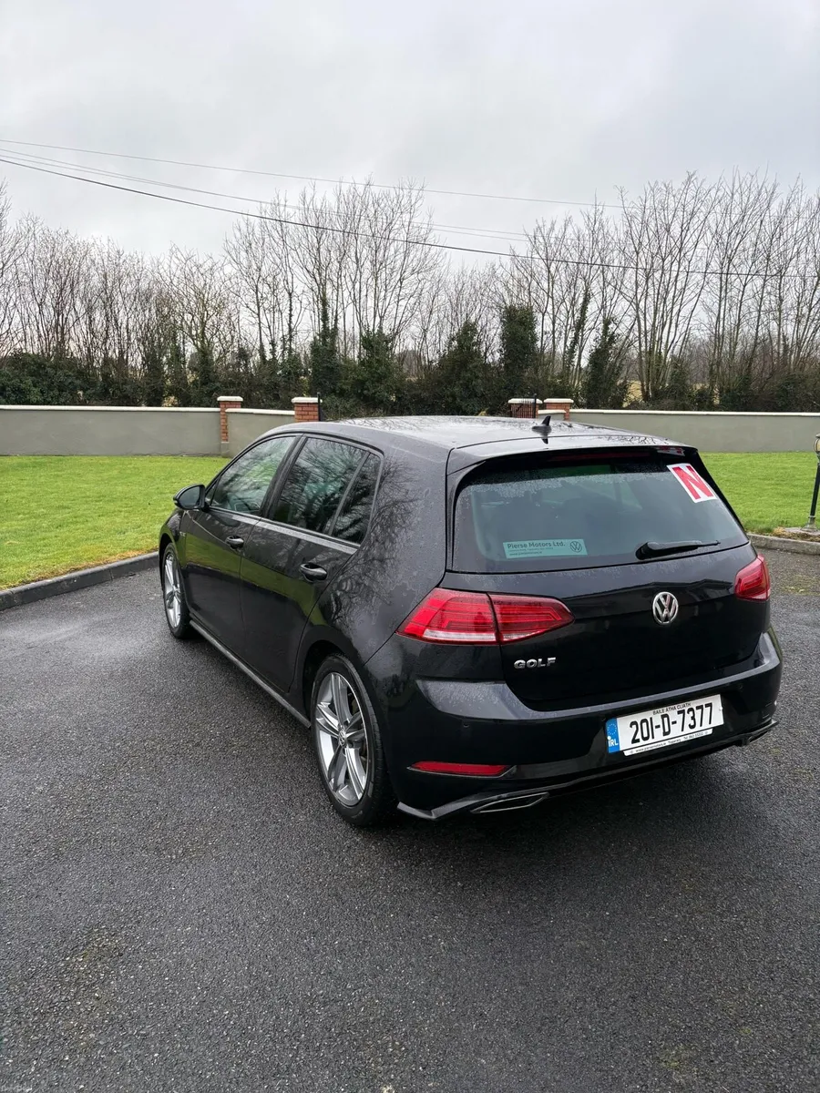 R-line Volkswagen Golf - Image 3