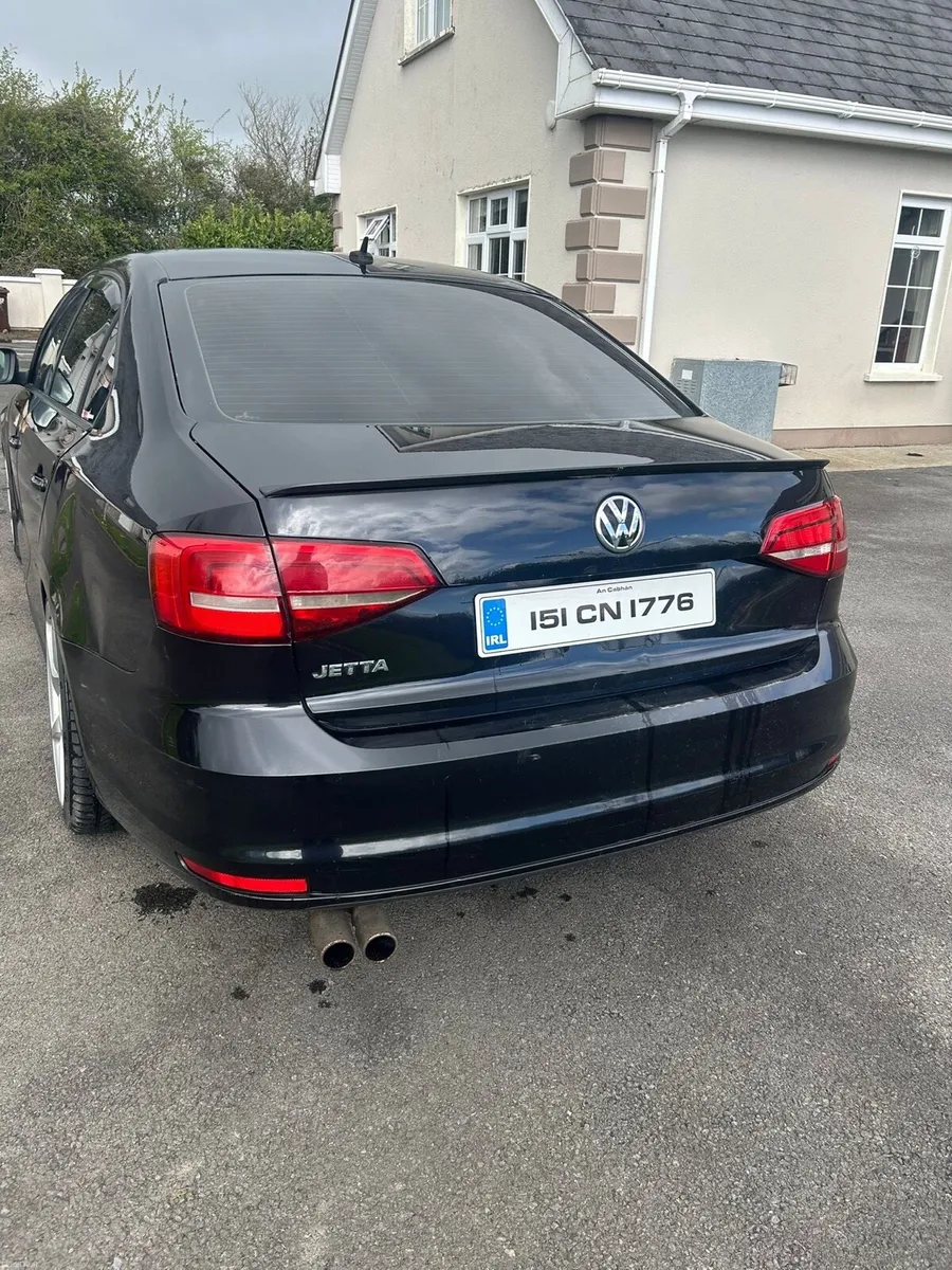 Volkswagen Jetta 2015 2.0 diesel - Image 4