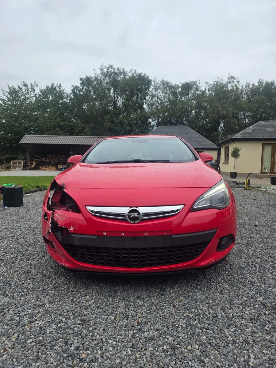 Opel Astra 2012 GTC SPORT 2.0 DIESEL - Image 4