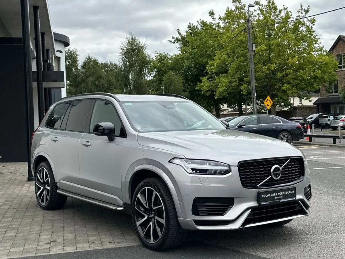 Volvo XC90 T8 PHEV 455hp Plus (Dark Theme) - Image 3