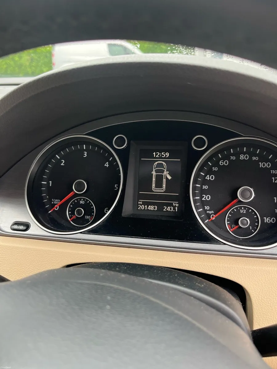 2014 passat 2.0 diesel automatic - Image 6