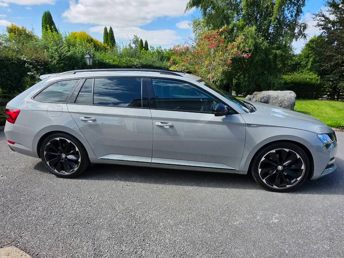 Superb Combi Sportline - Image 2