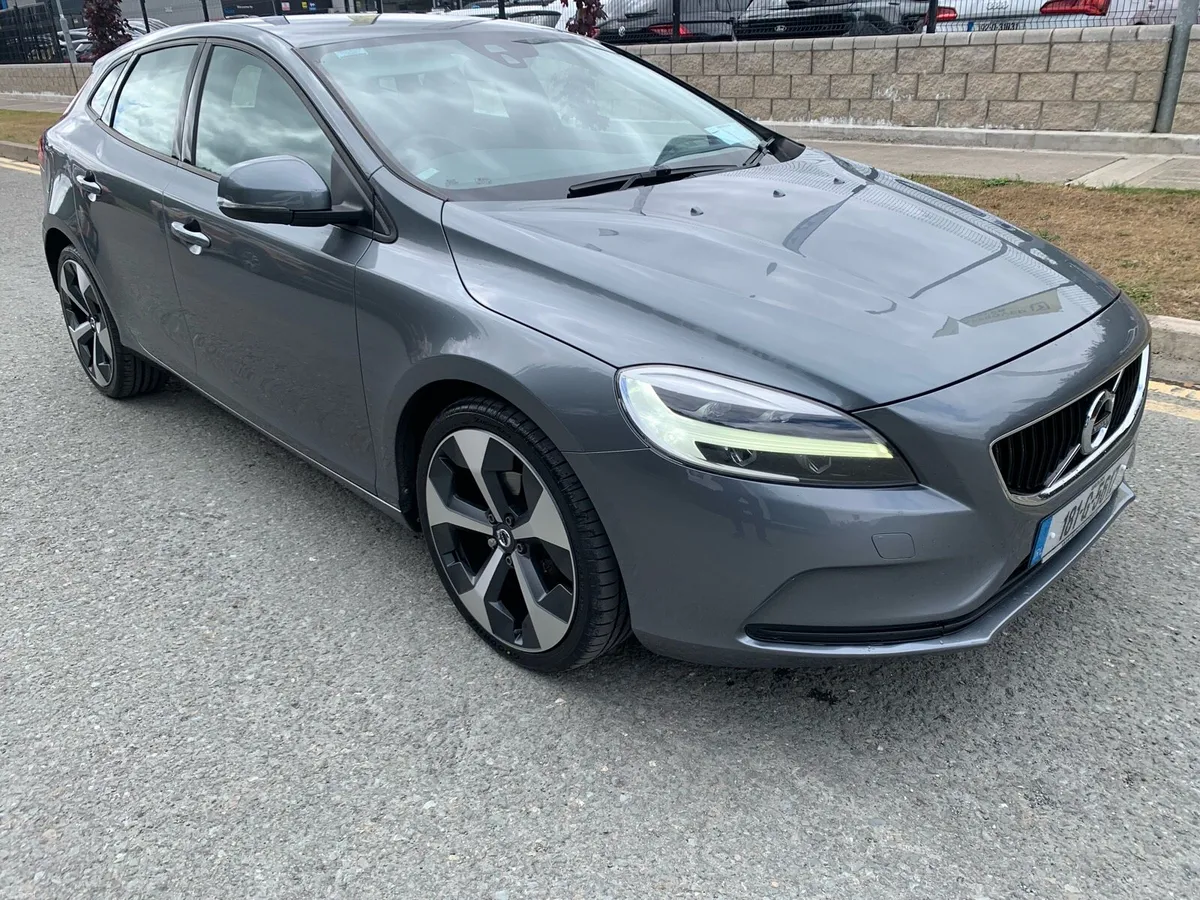 2018 Volvo V40 2.0 diesel, Nctd 3/28, tax 1/27 - Image 1