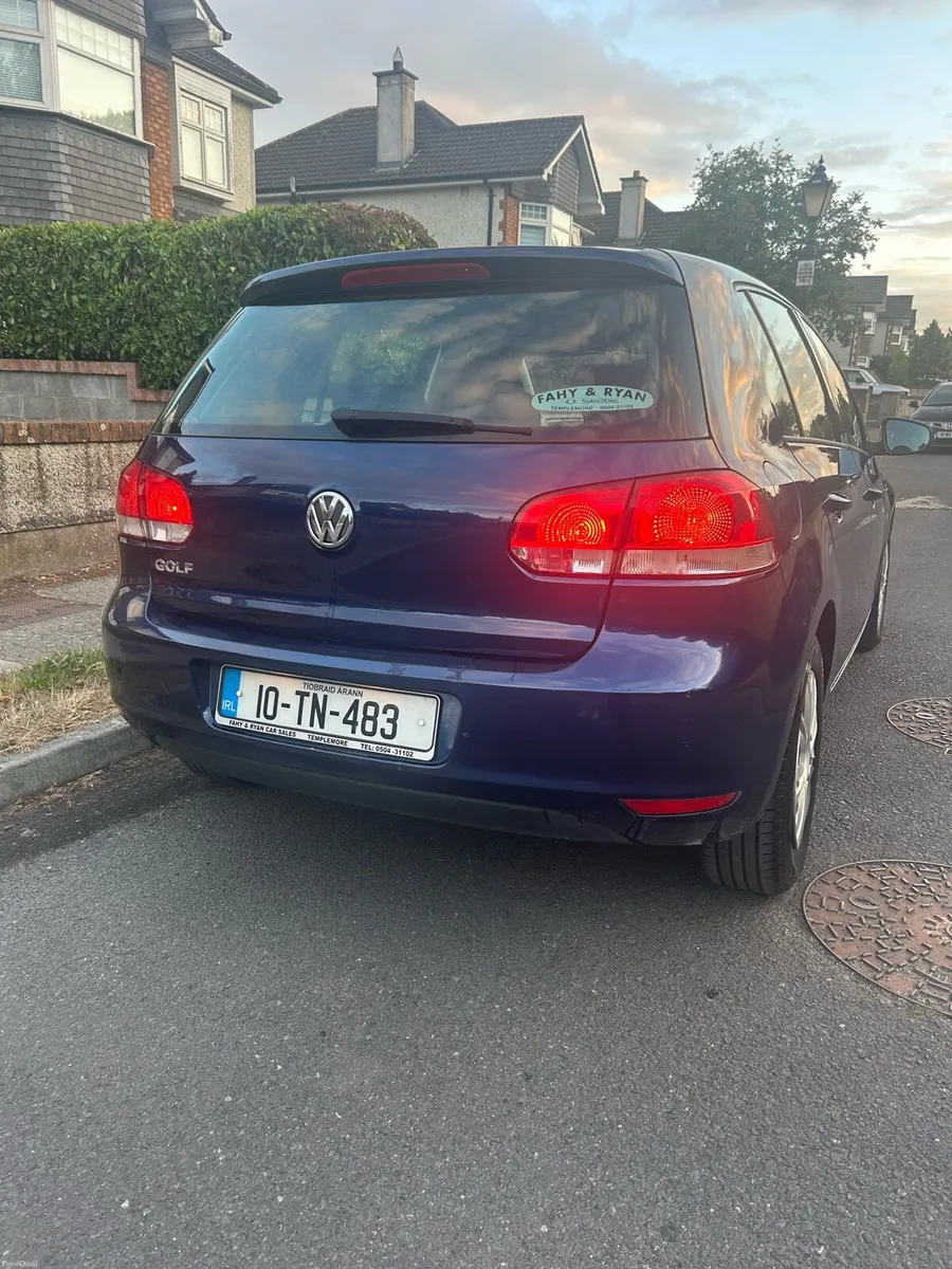 2010 Volkswagen Golf - Image 5