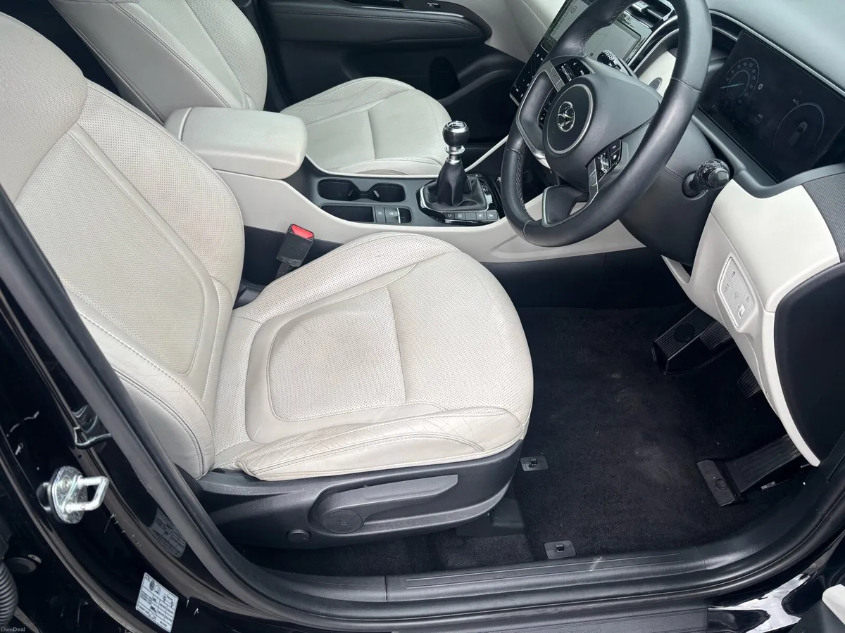 (221) Hyundai Tucson Executive Plus 2022 - Image 6