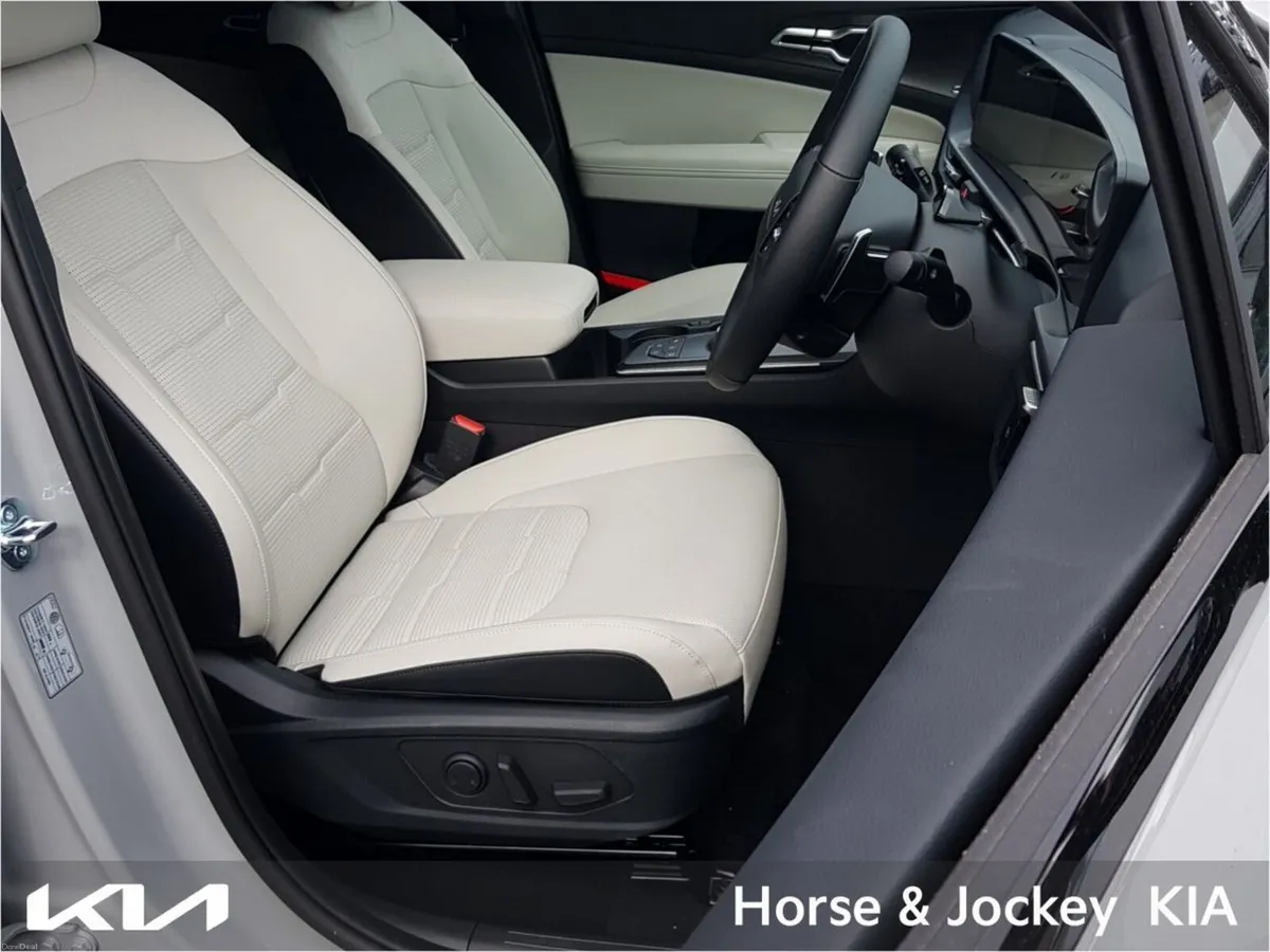 Kia Sportage Black Edition PHEV - Image 2