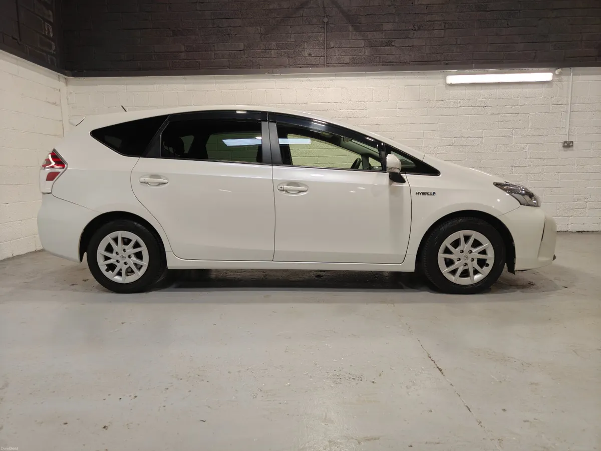 2017 TOYOTA PRIUS AUTOMATIC HYBRID ESTATE - Image 5