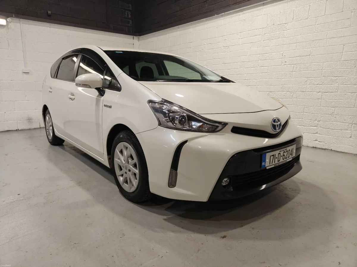 2017 TOYOTA PRIUS AUTOMATIC HYBRID ESTATE - Image 1