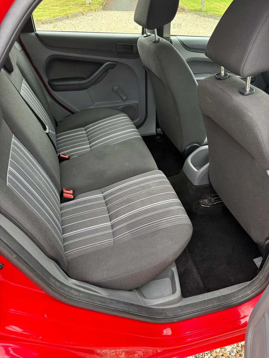 Car - Image 6